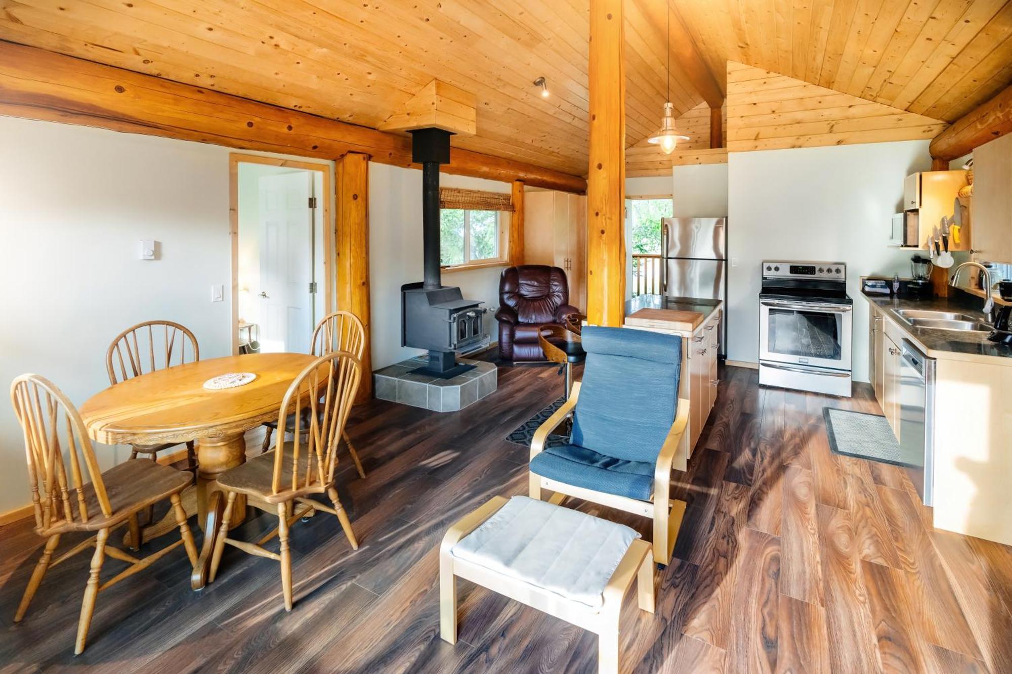 Bella Coola Grizzly Tours And Resort Hagensborg المظهر الخارجي الصورة