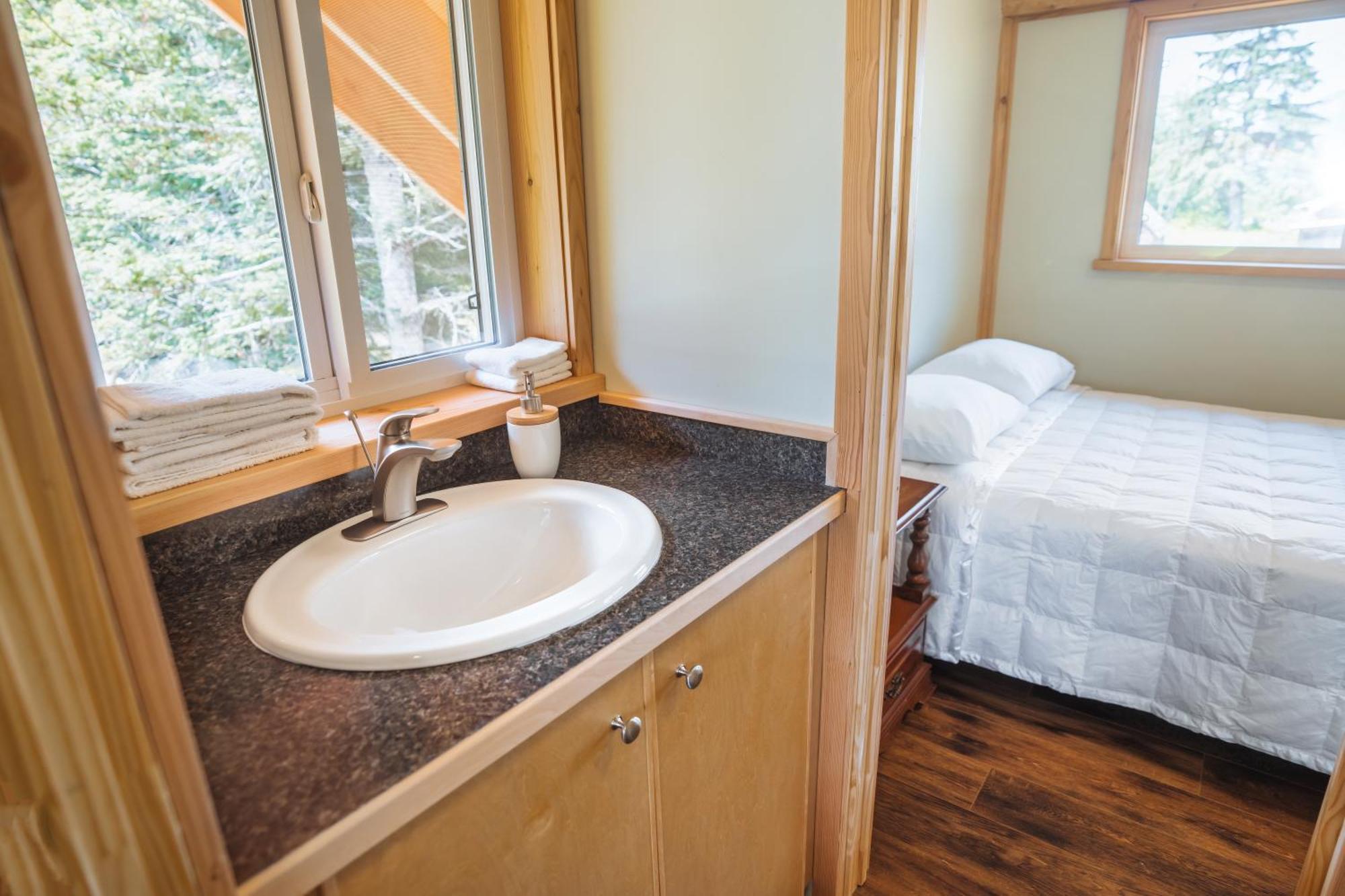 Bella Coola Grizzly Tours And Resort Hagensborg المظهر الخارجي الصورة