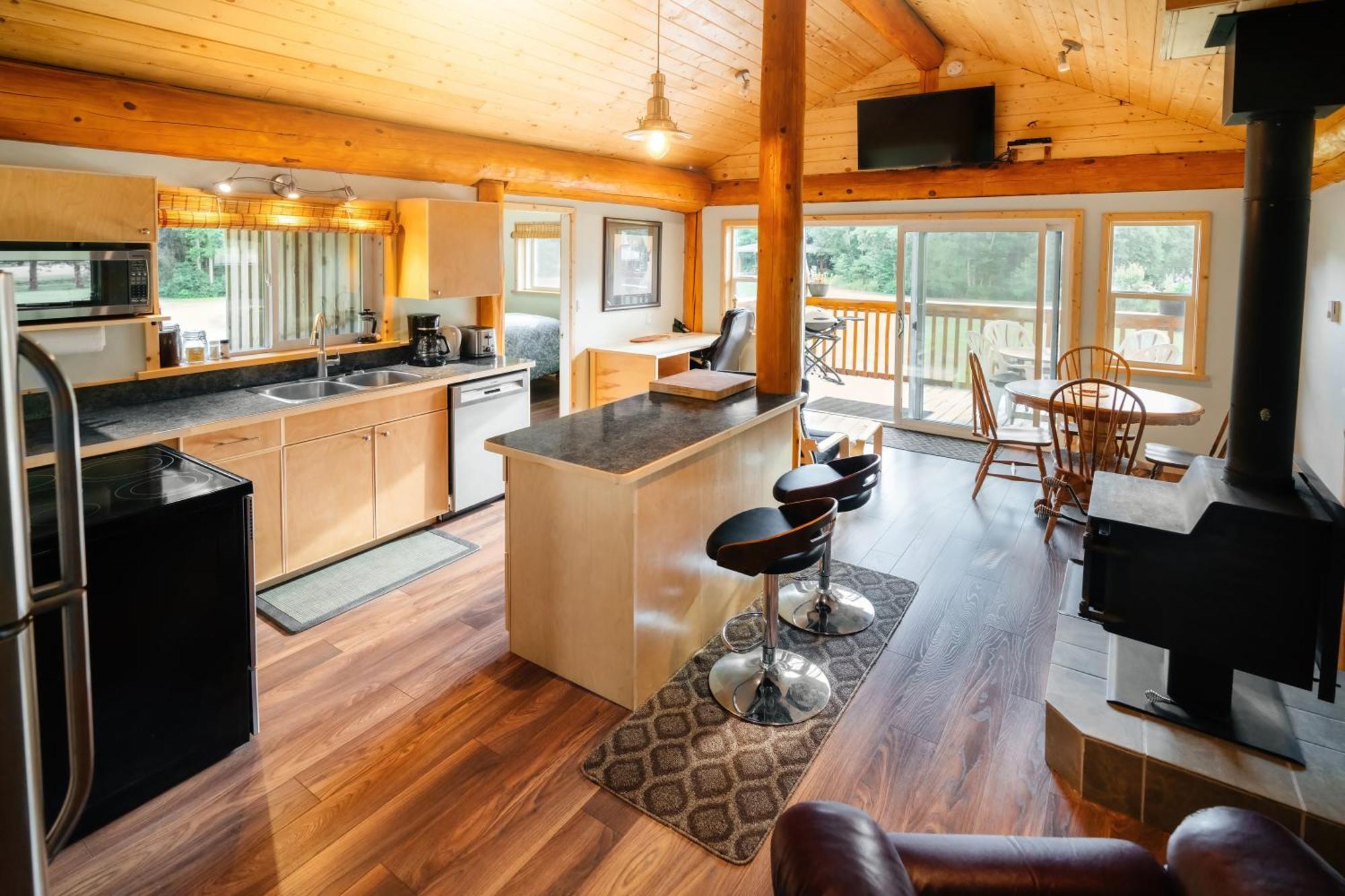 Bella Coola Grizzly Tours And Resort Hagensborg المظهر الخارجي الصورة
